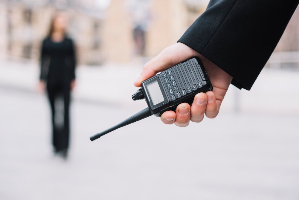 5 Reasons to Use Motorola 2-Way Radios for Long-Distance Talk