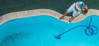 How to maintain a swimming pool at home