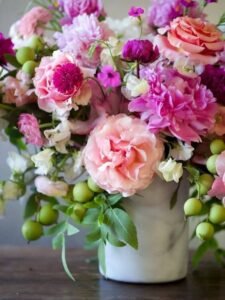 6 Summer Flower Options for Home Parties