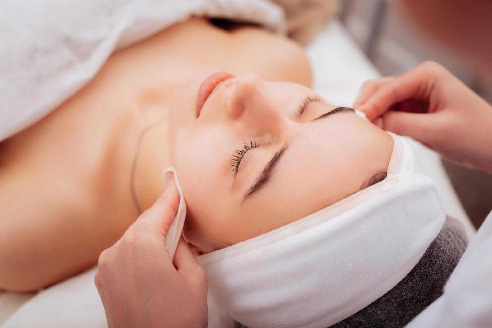 What to Expect After a Whitening Facial?