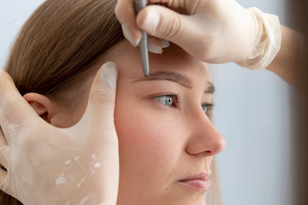 Change Your Look with Eyebrow Hair Transplant FastChange your look fast with eyebrow hair transplant! Discover how this quick, minimally invasive procedure restores full, natural-looking brows using your own hair.