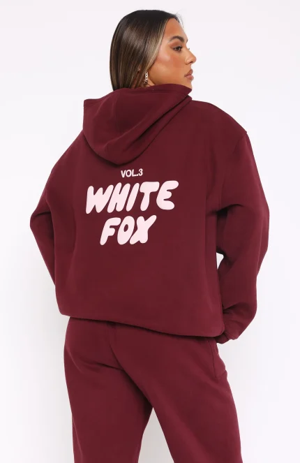 White Fox Tracksuit: The Ultimate Blend of Luxe Comfort and Streetwear Style