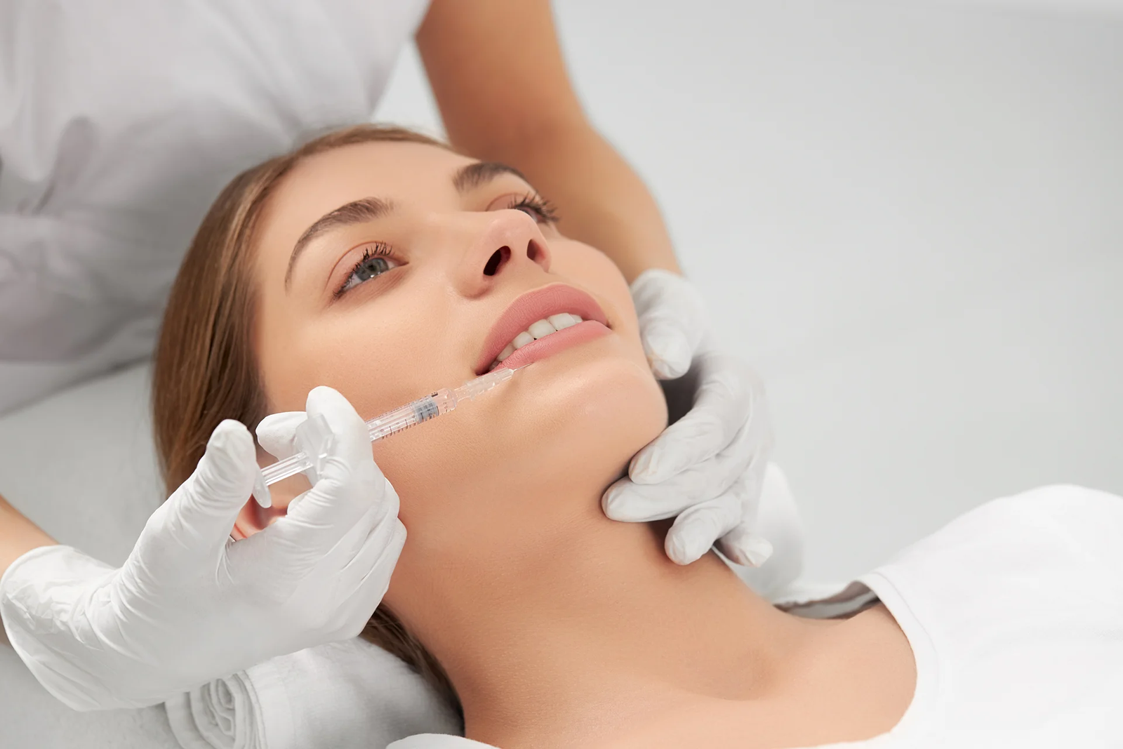 What Happens During a Lip Filler Procedure