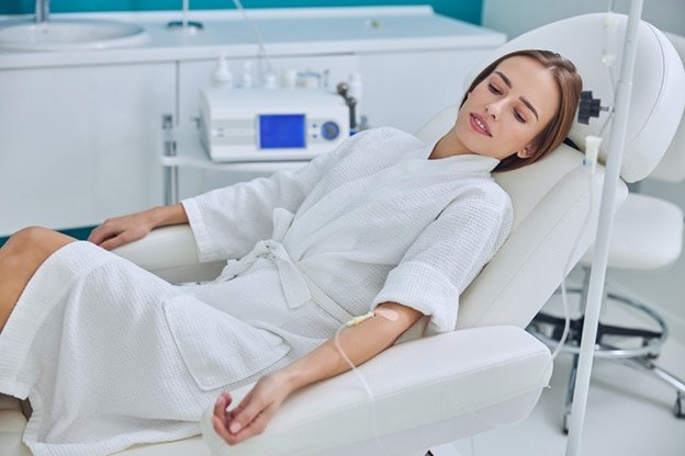 How IV Drip Therapy Improves Skin and Glow