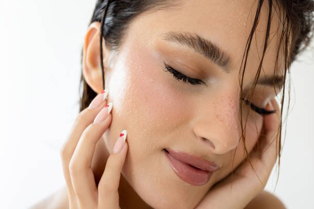 Is Eye Bag Removal Suitable for Men and Women?