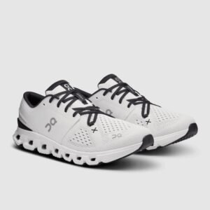 On Cloud X 4 Tenis en Color Marfil